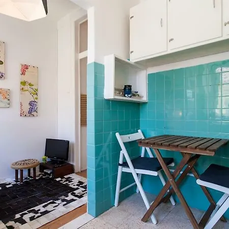 Cozy Flat Near Sao Bento Palace * リスボン