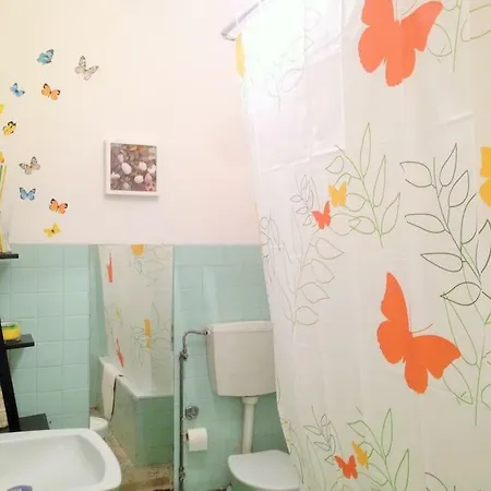 Cozy Flat Near Sao Bento Palace * リスボン